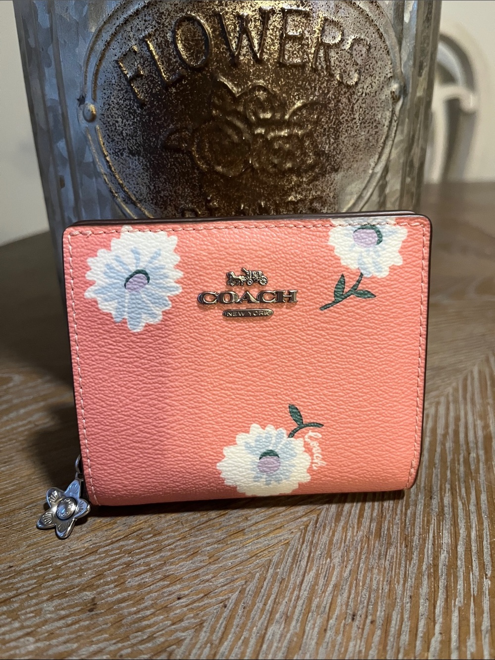 New without tags. Comes with box. Coach Pink Floral Compact Wall